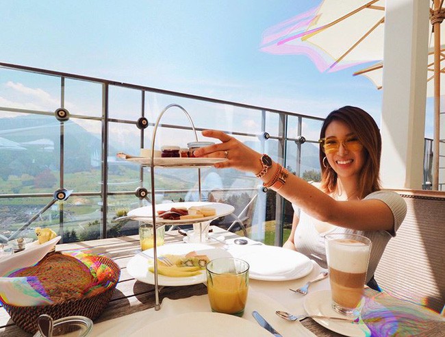 Richkid 23 tuổi đã được Forbes vinh danh: lai 3 dòng máu, xinh đẹp và quyến rũ với thần thái hơn người