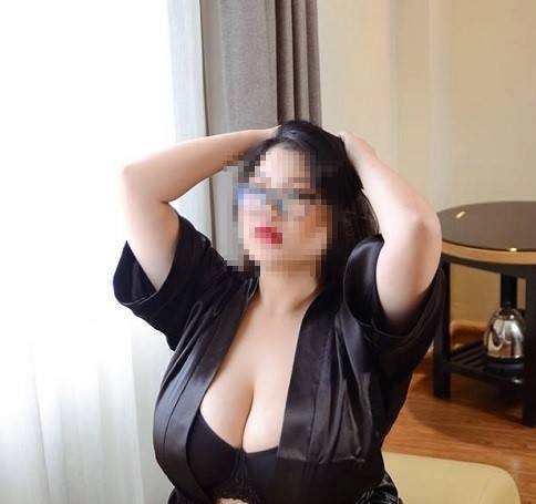 Lộ hình ảnh đầu tiên sau 4 ngày phẫu thuật của hotgirl ngực khủng ở Hải Dương