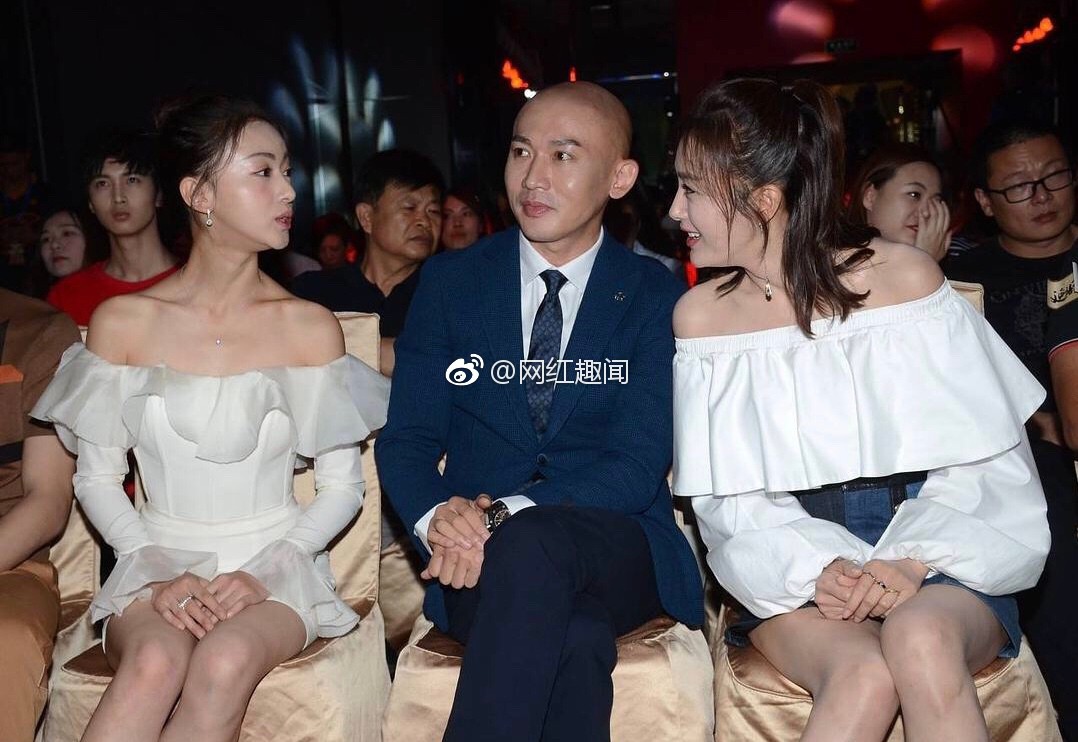 Ngụy Anh Lạc Ngô Cẩn Ngôn bị tố độn cằm, gọt mặt V-line, nhan sắc năm xưa khác xa bây giờ