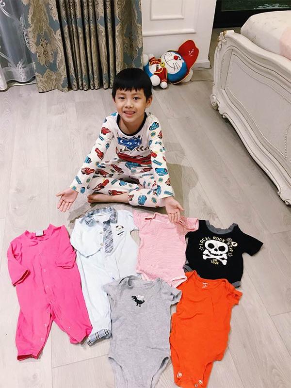 Vợ Đăng Khôi bất ngờ bị chỉ trích hứa tặng quần áo cũ của con nhưng…không tặng