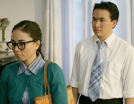 Hạnh phúc bất ngờ khi bị ép cưới người vợ vừa lùn vừa kém sắc