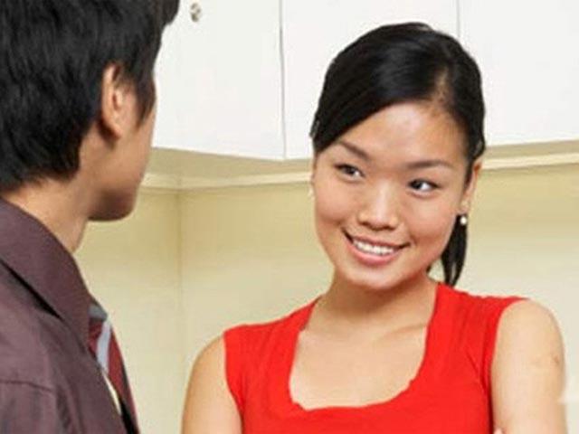 Hạnh phúc bất ngờ khi bị ép cưới người vợ vừa lùn vừa kém sắc