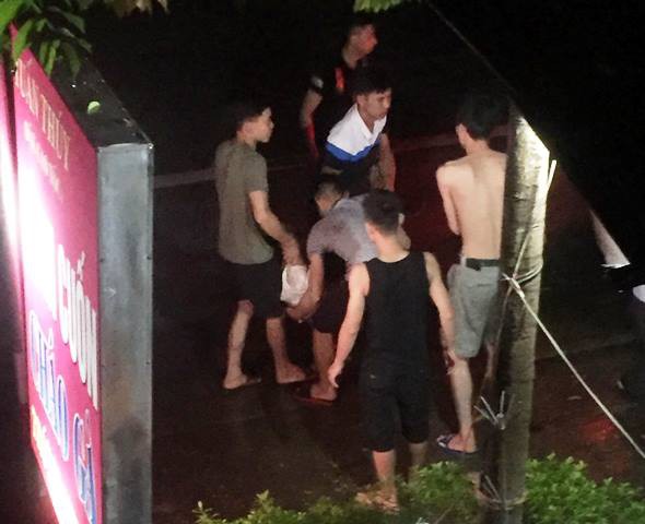 Vỗ mông vợ bạn lúc uống rượu, nam thanh niên bị đâm tử vong