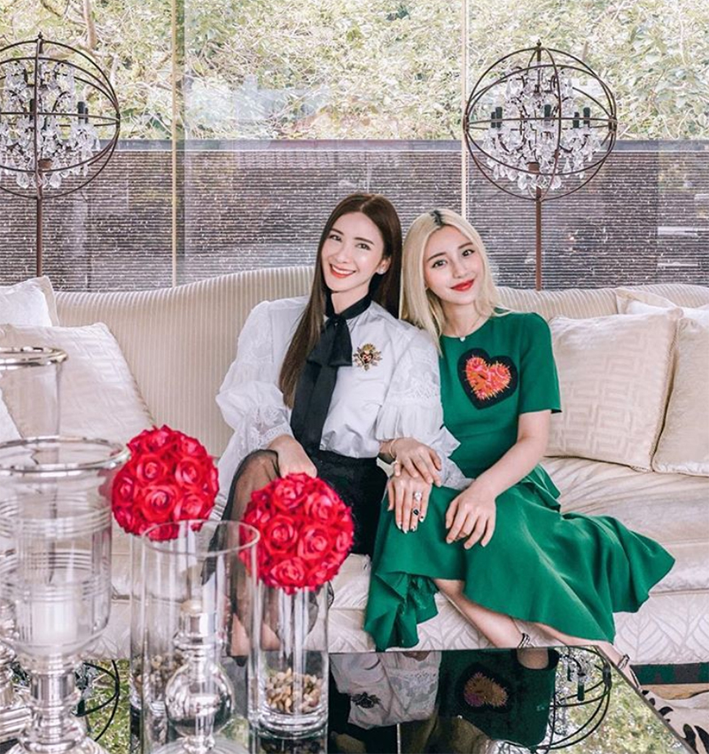 Ảnh gia đình chụp vội đẹp như bìa tạp chí làm dân mạng hoang mang: Đâu là mẹ, đâu là con?