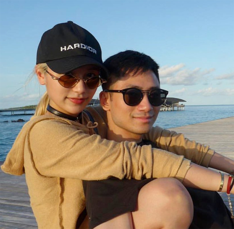 Ảnh gia đình chụp vội đẹp như bìa tạp chí làm dân mạng hoang mang: Đâu là mẹ, đâu là con?