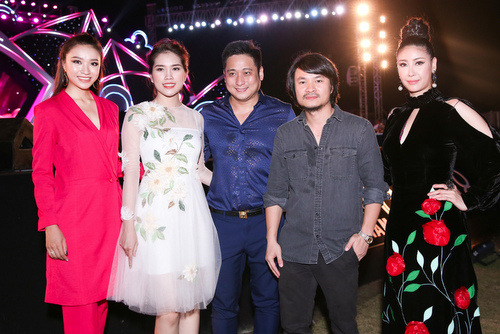 Hoa hậu Việt Nam 2018: Bị ném đá khi chê Người đẹp thời trang như mang bầu, Minh Tiệp mua 5 cái váy về cho vợ