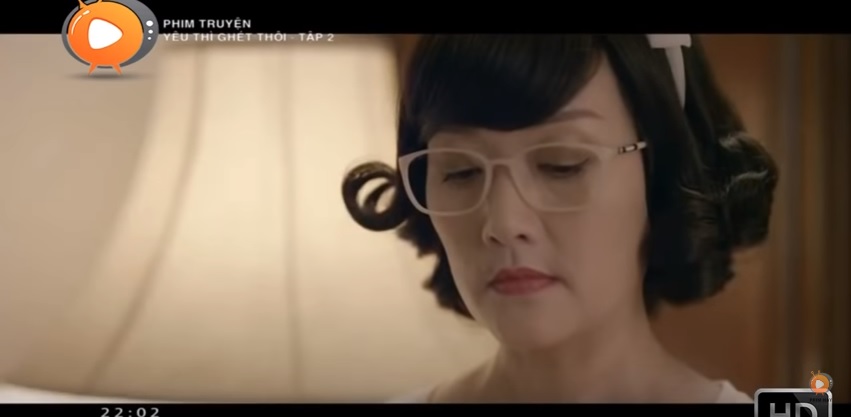 Phim Yêu Thì Ghét Thôi tập 2: Đang mùi mẫn mà bị phá đám, con rể Vân Dung hoảng hốt mặc quần trái Phim Yêu Thì Ghét Thôi tập 2: Đang mùi mẫn mà bị phá đám, con rể Vân Dung hoảng hốt mặc quần trái