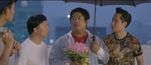 Phim Yêu Thì Ghét Thôi tập 2: Đang mùi mẫn mà bị phá đám, con rể Vân Dung hoảng hốt mặc quần trái Phim Yêu Thì Ghét Thôi tập 2: Đang mùi mẫn mà bị phá đám, con rể Vân Dung hoảng hốt mặc quần trái