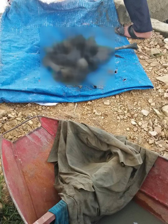 Phát hiện bộ hài cốt cùng bộ quần áo đàn ông dưới lạch nước