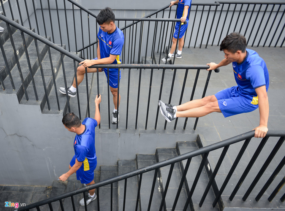 Đức Huy, Văn Đức háo hức khi được ăn mít trên đất Indonesia