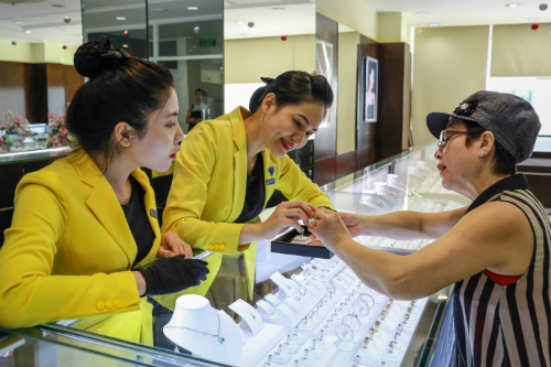 Giá vàng SJC sụt giảm