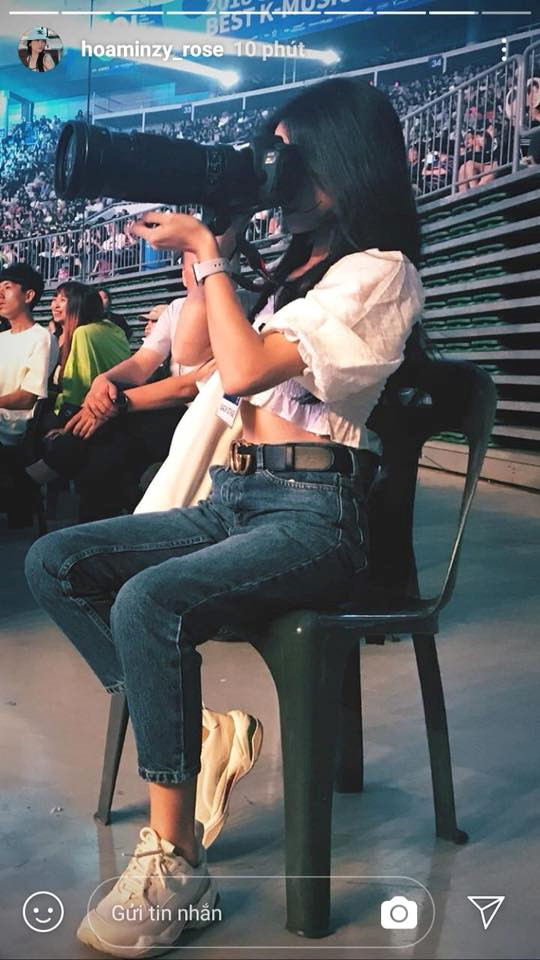 Vào hậu trường gặp BTS, Hòa Minzy bị chỉ trích xâm phạm đời tư