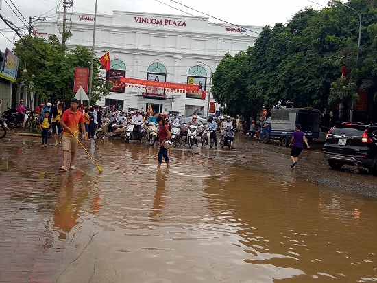 Sơn La: Hàng nghìn hộ dân vất vả chạy lụt trong đêm