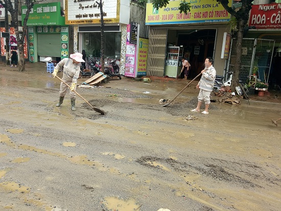 Sơn La: Hàng nghìn hộ dân vất vả chạy lụt trong đêm