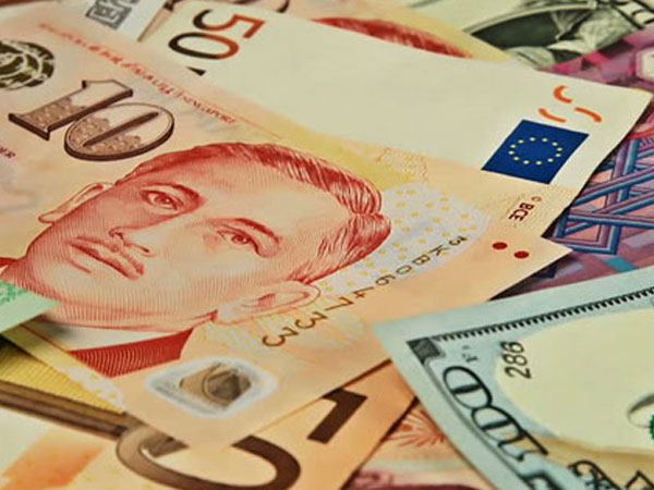 Tỷ giá ngoại tệ ngày 31/8: USD ổn định, bảng Anh tăng vọt