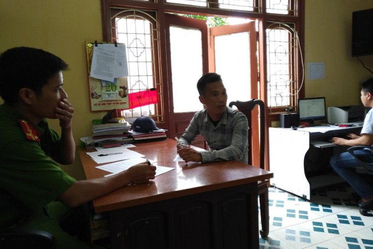 Lời khai đối tượng cầm kéo đâm chết bạn nhậu vì vỗ mông vợ mình