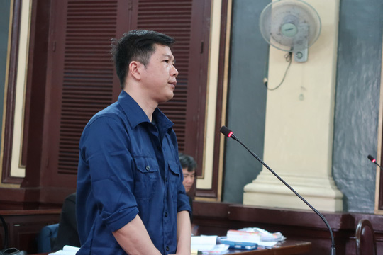 Xử vụ logo xe vua: Cán bộ nhận hối lộ bằng cách nào?