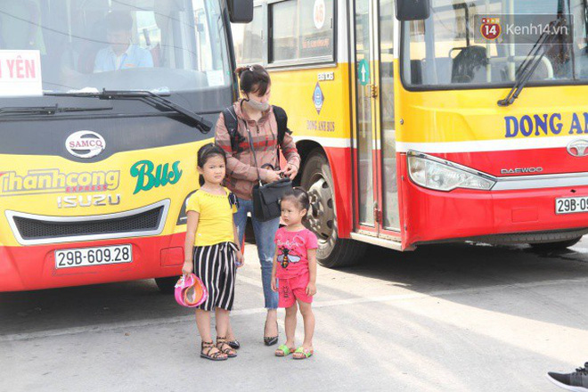 Ngày làm việc cuối cùng trước kỳ nghỉ 2/9: Hàng nghìn người chen chúc tại bến xe, cửa ngõ kẹt cứng