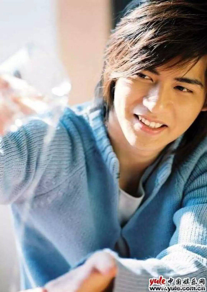 Châu Du Dân: Chàng lãng tử Vườn sao băng lận đận tình duyên, hết chúc phúc người yêu đi lấy chồng đến tiễn bạn gái cũ về nơi an nghỉ