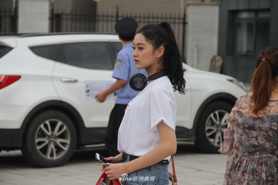 Ngày nhập học của lò đào tạo minh tinh Châu Á: Nhìn đâu cũng thấy trai xinh gái đẹp