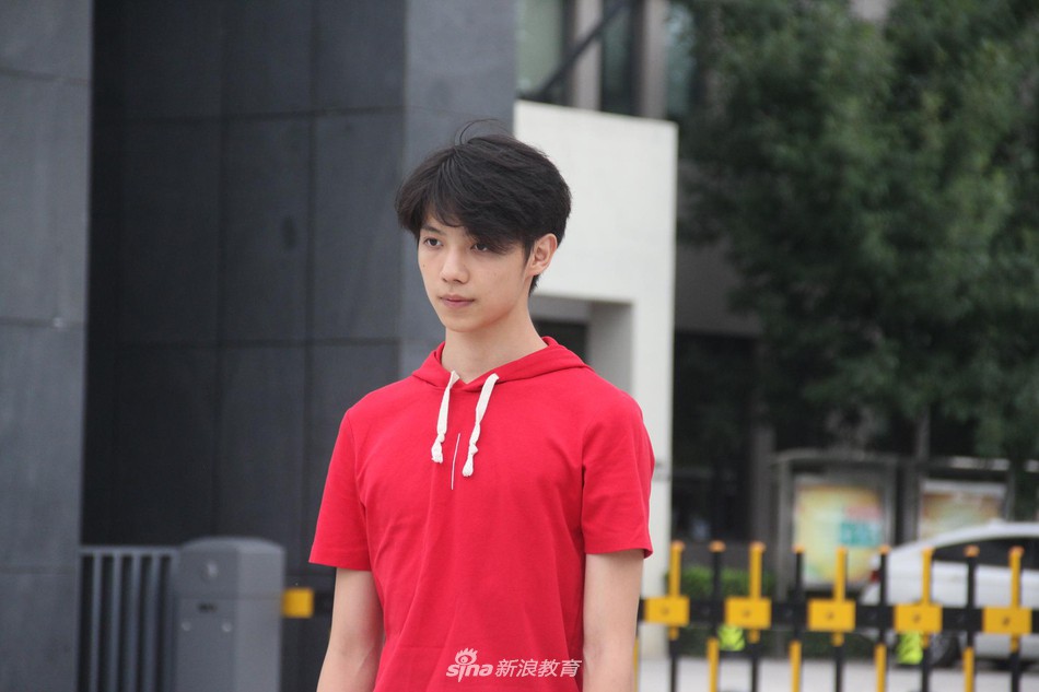 Ngày nhập học của lò đào tạo minh tinh Châu Á: Nhìn đâu cũng thấy trai xinh gái đẹp