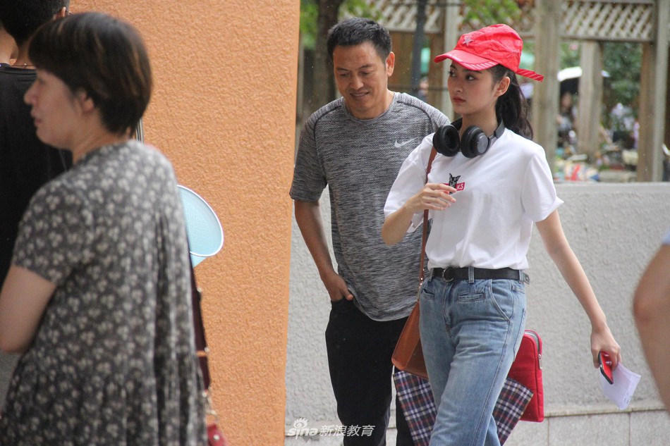 Ngày nhập học của lò đào tạo minh tinh Châu Á: Nhìn đâu cũng thấy trai xinh gái đẹp Ngày nhập học của lò đào tạo minh tinh Châu Á: Nhìn đâu cũng thấy trai xinh gái đẹp