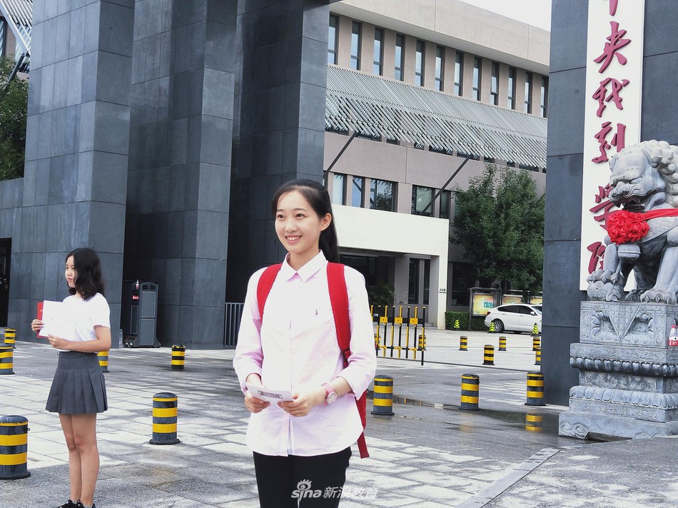 Ngày nhập học của lò đào tạo minh tinh Châu Á: Nhìn đâu cũng thấy trai xinh gái đẹp Ngày nhập học của lò đào tạo minh tinh Châu Á: Nhìn đâu cũng thấy trai xinh gái đẹp