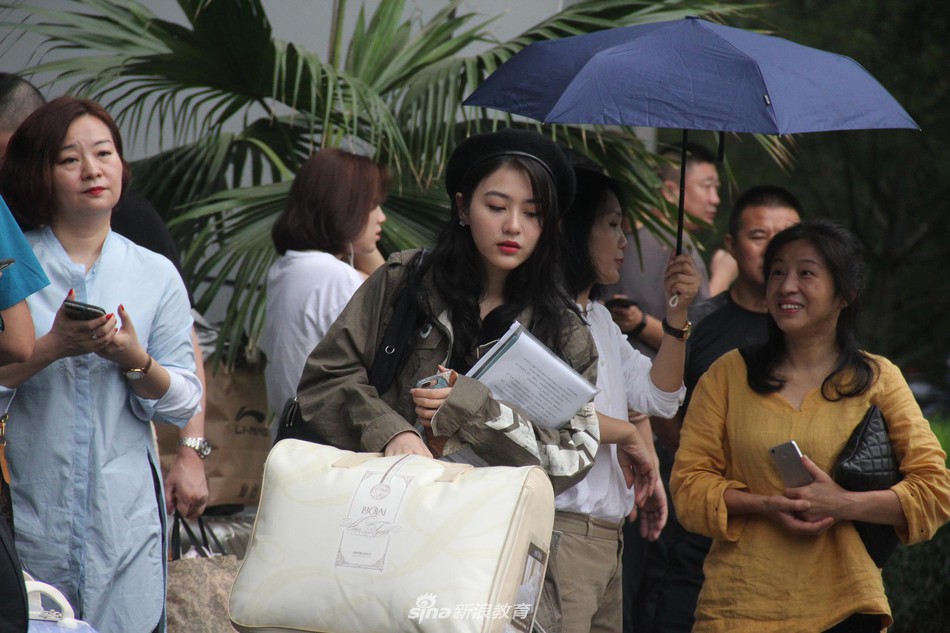 Ngày nhập học của lò đào tạo minh tinh Châu Á: Nhìn đâu cũng thấy trai xinh gái đẹp Ngày nhập học của lò đào tạo minh tinh Châu Á: Nhìn đâu cũng thấy trai xinh gái đẹp