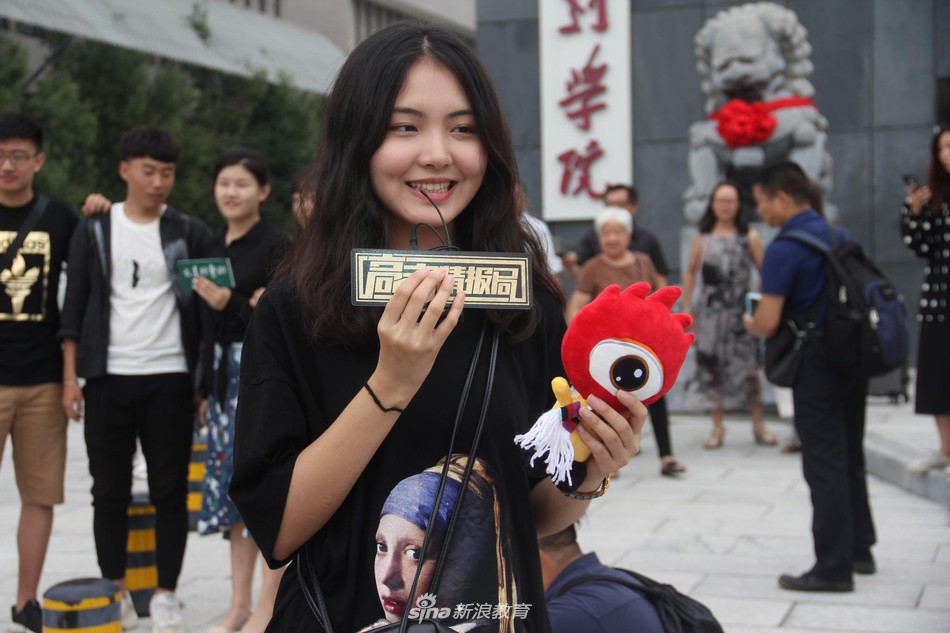 Ngày nhập học của lò đào tạo minh tinh Châu Á: Nhìn đâu cũng thấy trai xinh gái đẹp Ngày nhập học của lò đào tạo minh tinh Châu Á: Nhìn đâu cũng thấy trai xinh gái đẹp