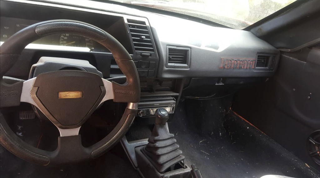 Siêu xe Ferrari F40 giá rẻ mạt 5.800 USD trên trang rao vặt