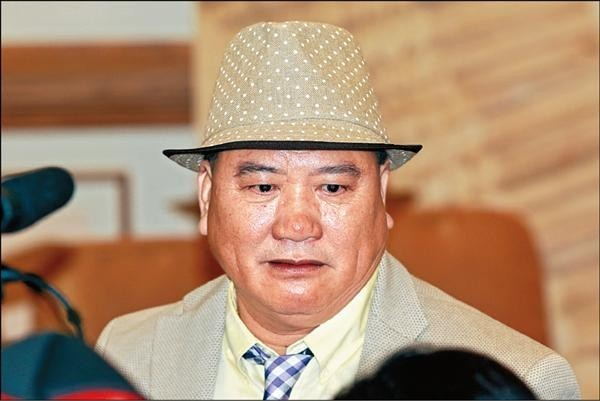 Đại ca Châu Tinh Trì: U70 bị bệnh tật hành hạ, may mắn có vợ đẹp kém 16 tuổi yêu thương