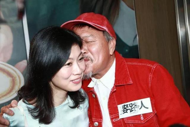 Đại ca Châu Tinh Trì: U70 bị bệnh tật hành hạ, may mắn có vợ đẹp kém 16 tuổi yêu thương