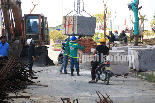 Xem Mường Thanh Khánh Hòa đang cắt ngọn