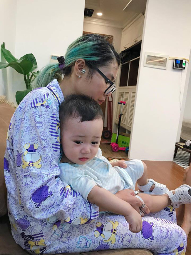 Hot girl Bella bất ngờ được ra viện, đoàn tụ với con trai đúng dịp nghỉ lễ, tâm sự sẽ về trồng rau, nuôi gà để nuôi con