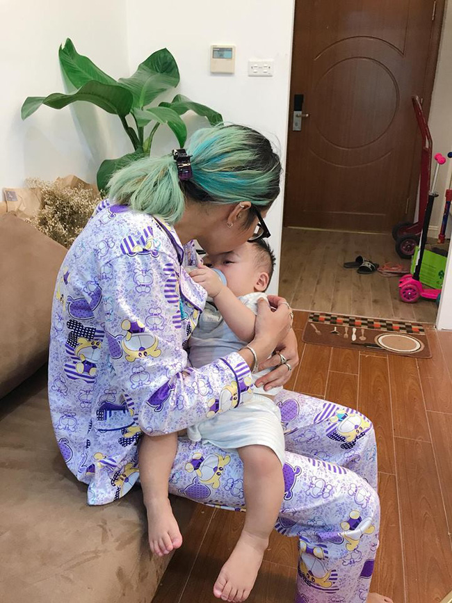 Hot girl Bella bất ngờ được ra viện, đoàn tụ với con trai đúng dịp nghỉ lễ, tâm sự sẽ về trồng rau, nuôi gà để nuôi con