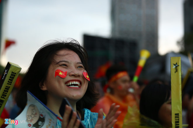 Hàng triệu cổ động viên lặng người sau loạt penalty cân não