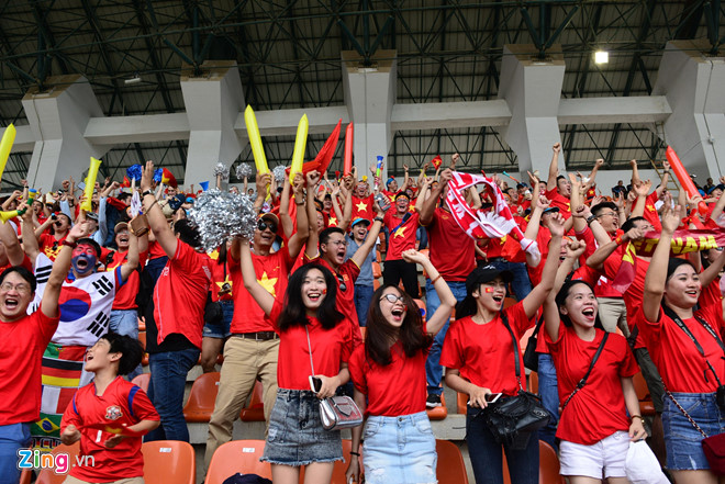 Hàng triệu cổ động viên lặng người sau loạt penalty cân não