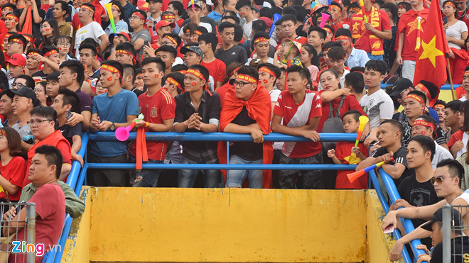 Hàng triệu cổ động viên lặng người sau loạt penalty cân não