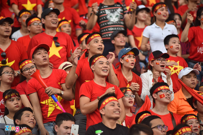 Hàng triệu cổ động viên lặng người sau loạt penalty cân não