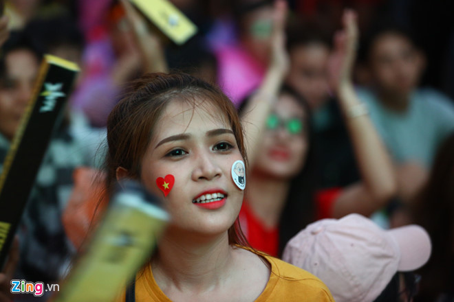 Hàng triệu cổ động viên lặng người sau loạt penalty cân não