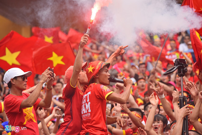 Hàng triệu cổ động viên lặng người sau loạt penalty cân não