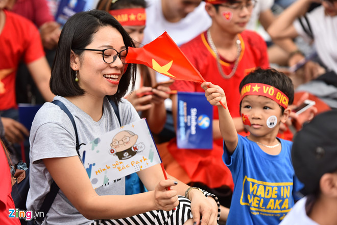 Hàng triệu cổ động viên lặng người sau loạt penalty cân não