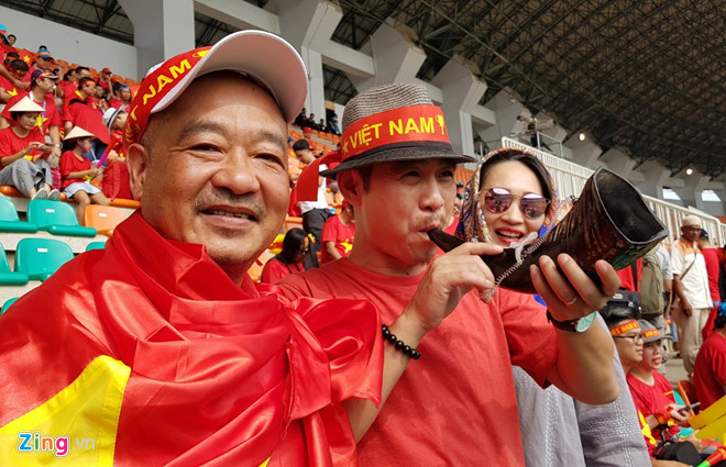 Hàng triệu cổ động viên lặng người sau loạt penalty cân não