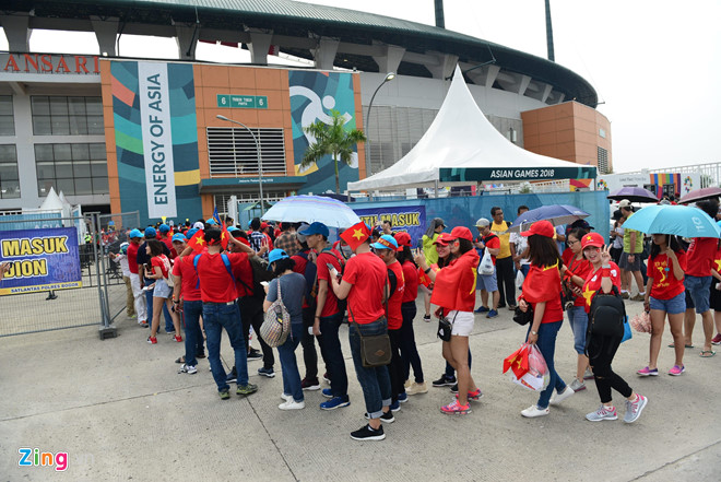 Hàng triệu cổ động viên lặng người sau loạt penalty cân não