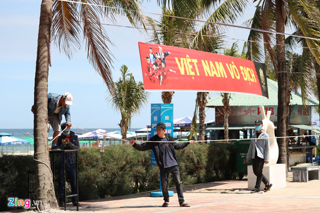 Hàng triệu cổ động viên lặng người sau loạt penalty cân não