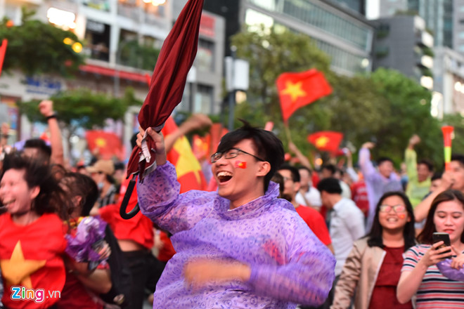 Hàng triệu cổ động viên lặng người sau loạt penalty cân não