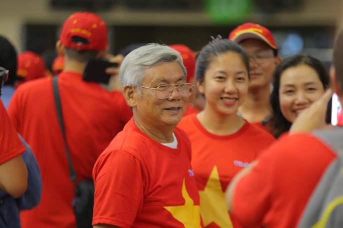 Hơn 300 CĐV bay sớm sang Indonesia tiếp lửa cho Olympic Việt Nam tranh HCĐ