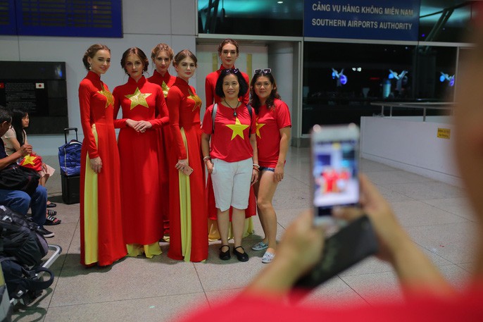 Hơn 300 CĐV bay sớm sang Indonesia tiếp lửa cho Olympic Việt Nam tranh HCĐ