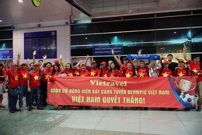 Hơn 300 CĐV bay sớm sang Indonesia tiếp lửa cho Olympic Việt Nam tranh HCĐ