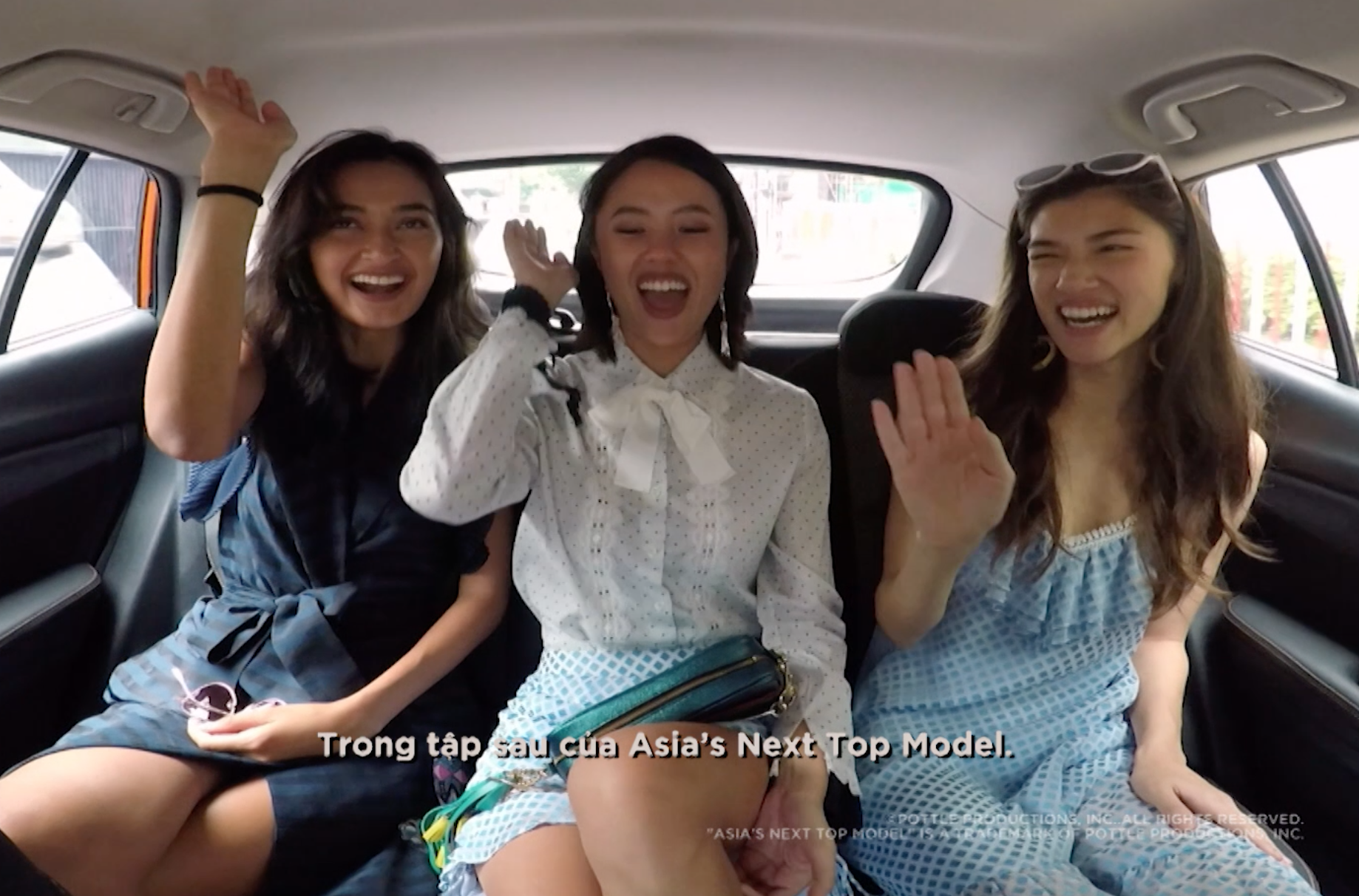 Asias Next Top Model tập 3: Sau khi khóc lóc vì bị cắt tóc ngắn, Rima Thanh Vy tiếp tục ngất trong buổi chụp hình